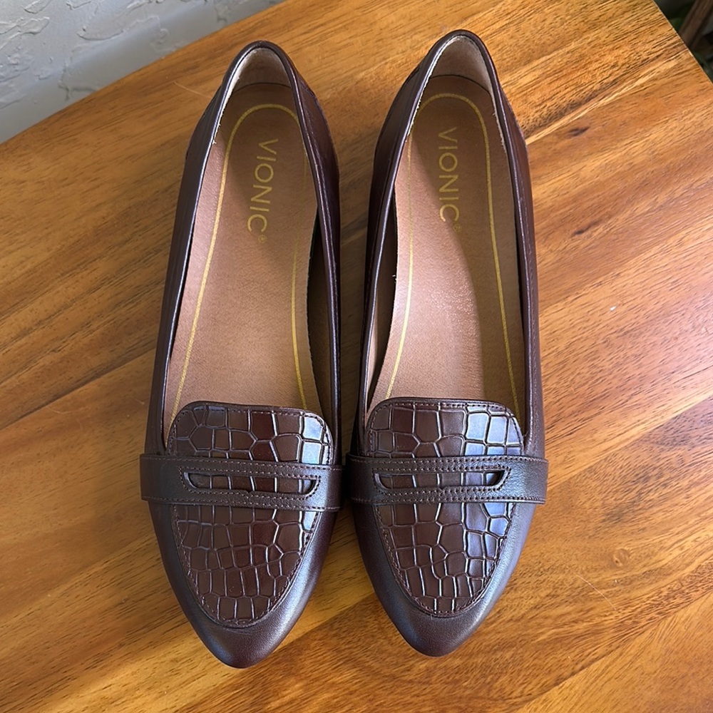 Vionic Women's Brown Loafers